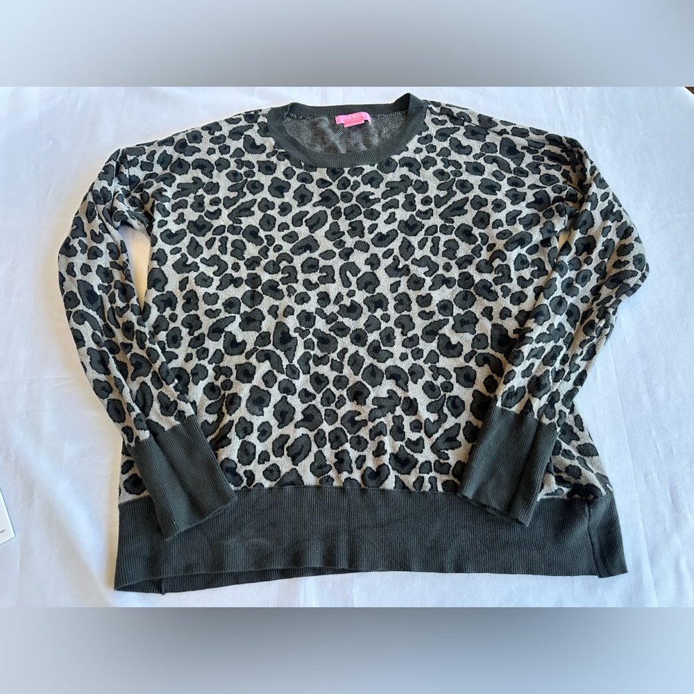 Isaac Mizrahi Gray Leopard Print Sweater Size Large